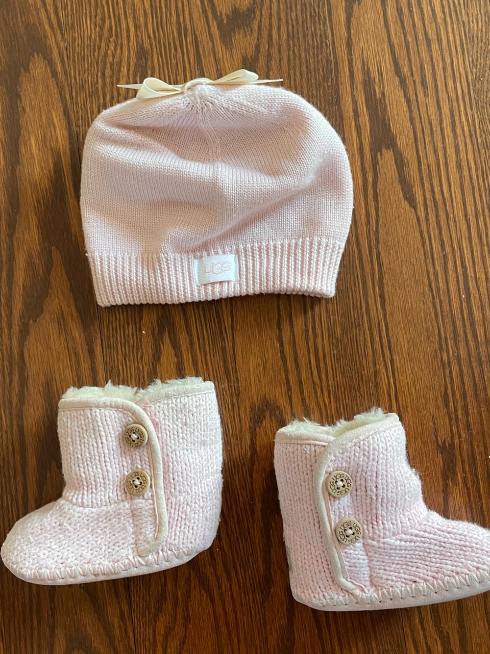 UGG knit baby pink booties and hat